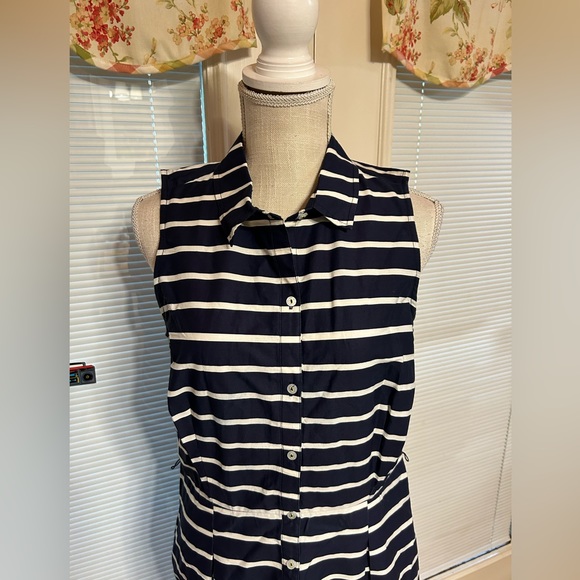 Dress - Picture 2 of 7